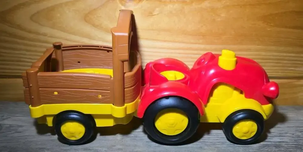 Fisher-Price Little People Tow 'n Pull Tractor: Sounds Songs- No People- WORKS!
